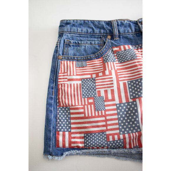 Forever 21 Med Blue Denim Cut Off Shorts with American Flag Fabric Patches, 30 - Picture 4 of 10